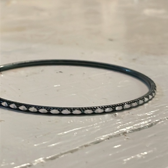 8” mixed metal silver tone w/raised embellishments stackable bangle bracelet - Picture 4 of 10